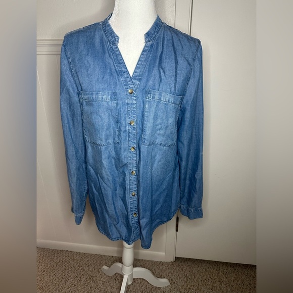 Chico's Blue Denim Shirt size 1 or M - Picture 1 of 10